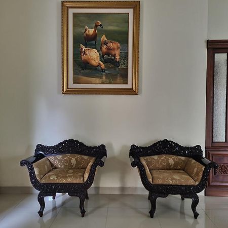 Ndalem Suryo Saptono Guest House Tugu المظهر الخارجي الصورة