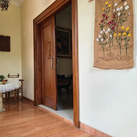 Ndalem Suryo Saptono Guest House Tugu المظهر الخارجي الصورة