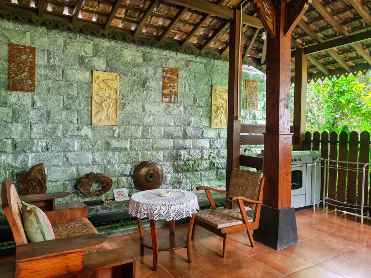 Ndalem Suryo Saptono Guest House Tugu المظهر الخارجي الصورة
