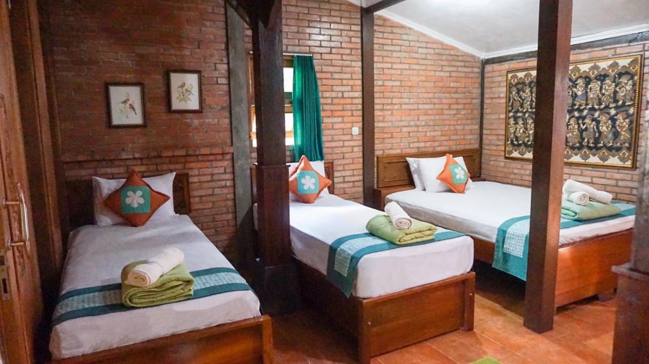 Ndalem Suryo Saptono Guest House Tugu المظهر الخارجي الصورة