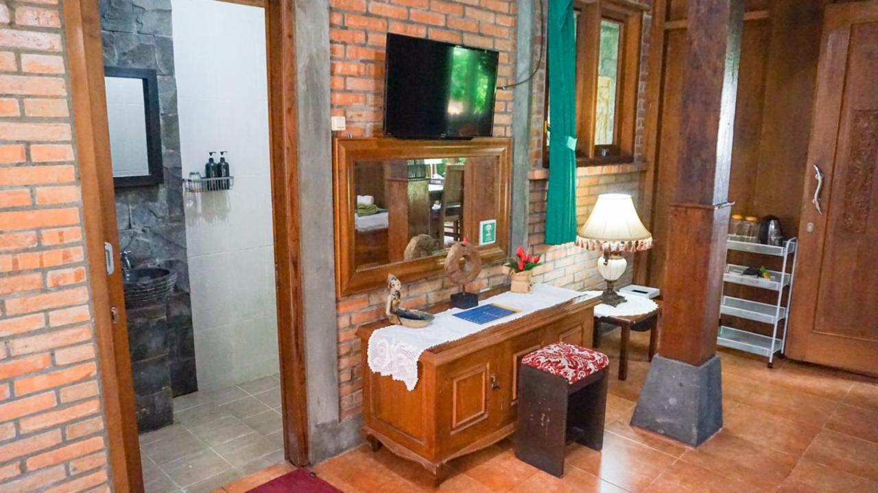 Ndalem Suryo Saptono Guest House Tugu المظهر الخارجي الصورة