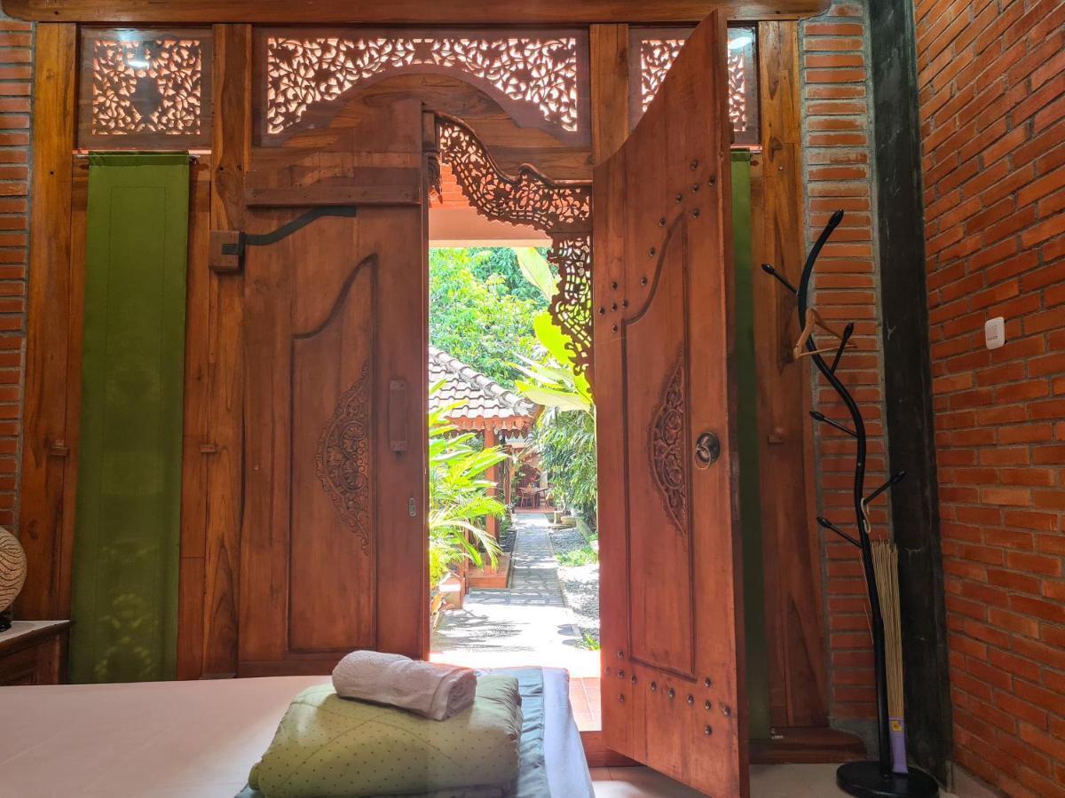 Ndalem Suryo Saptono Guest House Tugu المظهر الخارجي الصورة