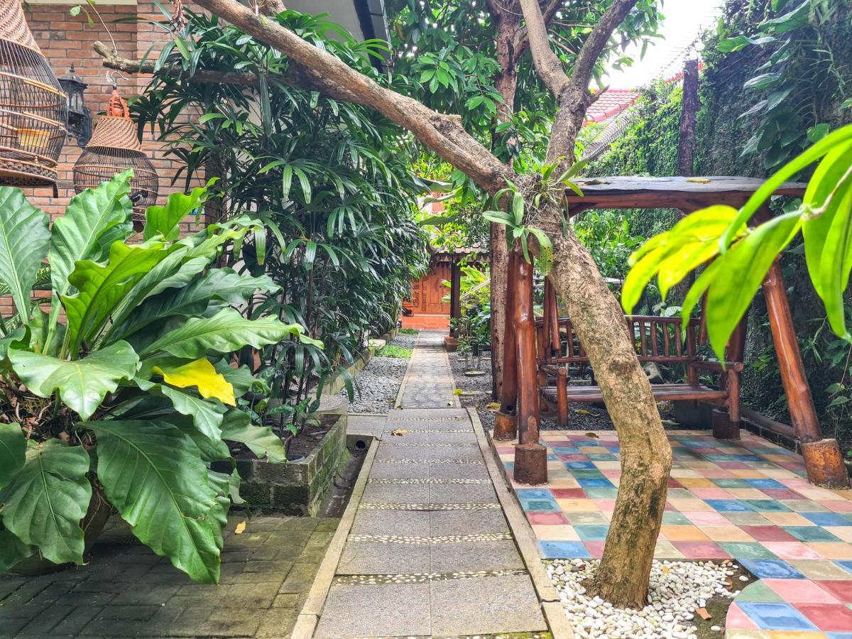 Ndalem Suryo Saptono Guest House Tugu المظهر الخارجي الصورة