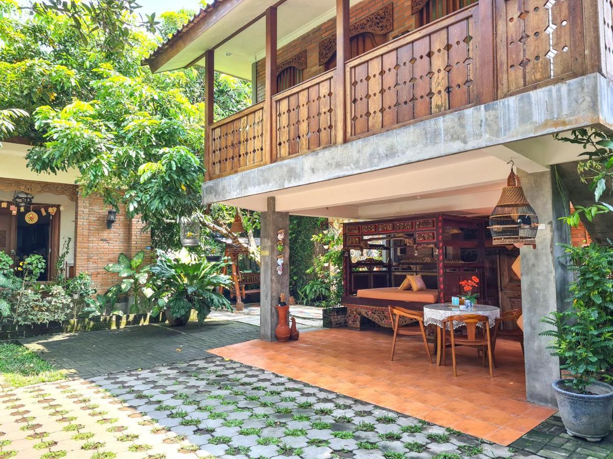 Ndalem Suryo Saptono Guest House Tugu المظهر الخارجي الصورة