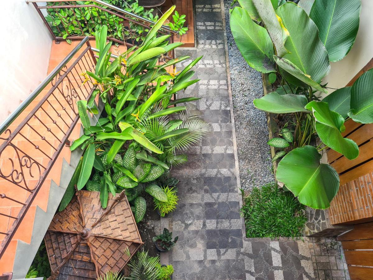 Ndalem Suryo Saptono Guest House Tugu المظهر الخارجي الصورة