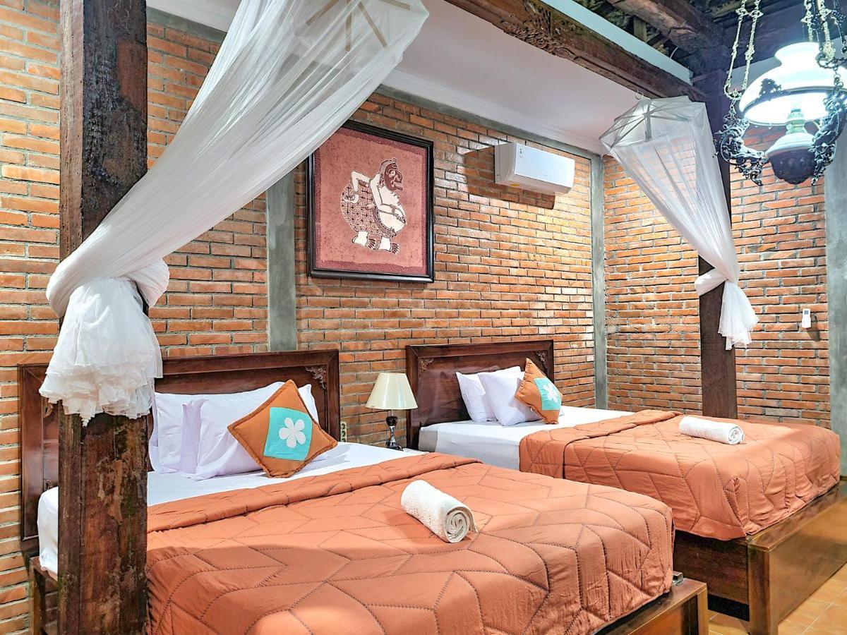 Ndalem Suryo Saptono Guest House Tugu المظهر الخارجي الصورة