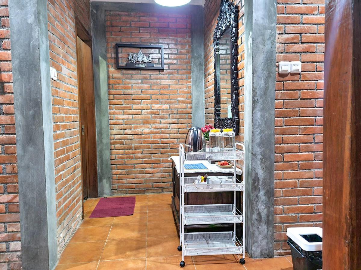 Ndalem Suryo Saptono Guest House Tugu المظهر الخارجي الصورة