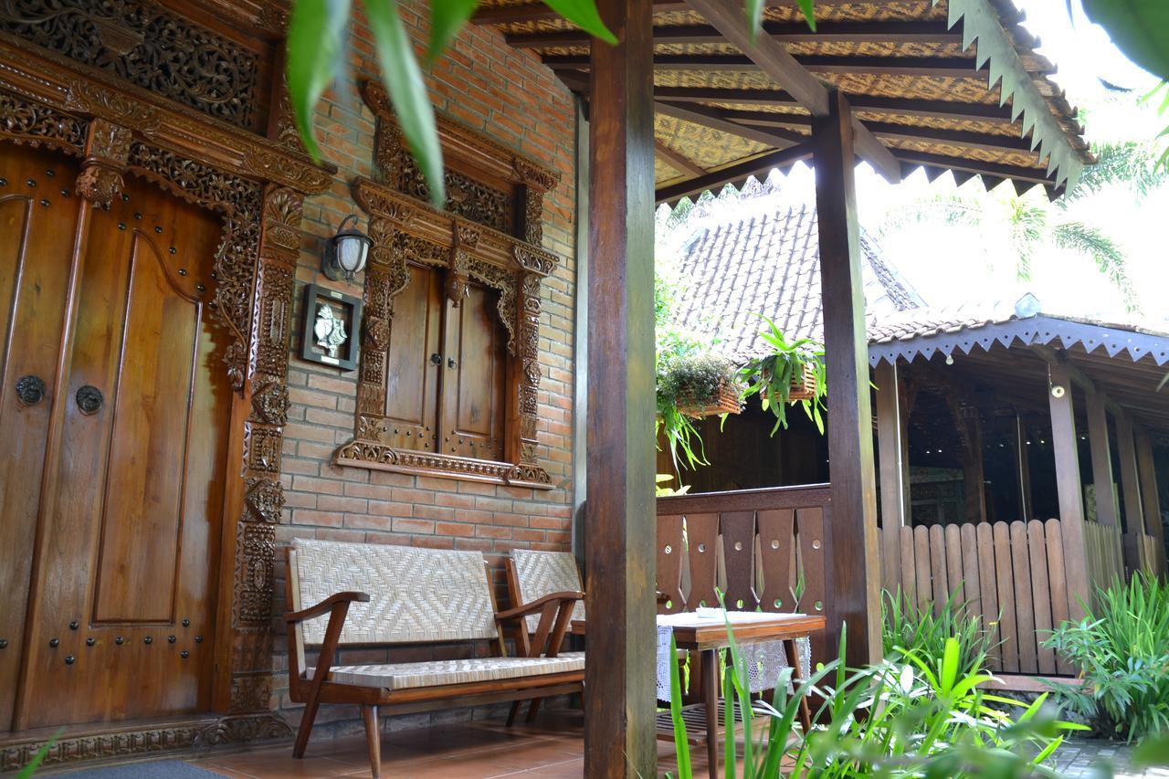 Ndalem Suryo Saptono Guest House Tugu المظهر الخارجي الصورة