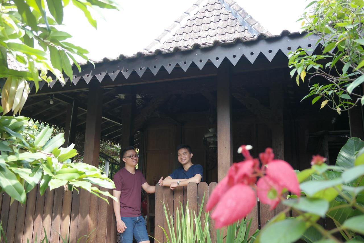 Ndalem Suryo Saptono Guest House Tugu المظهر الخارجي الصورة