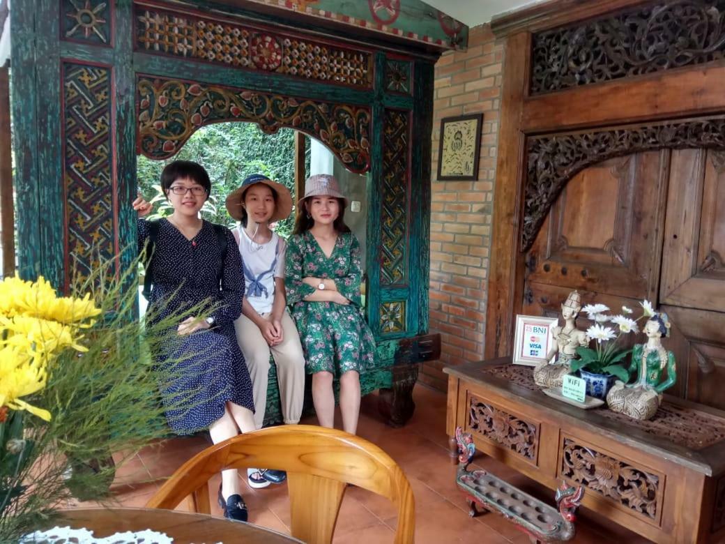 Ndalem Suryo Saptono Guest House Tugu المظهر الخارجي الصورة